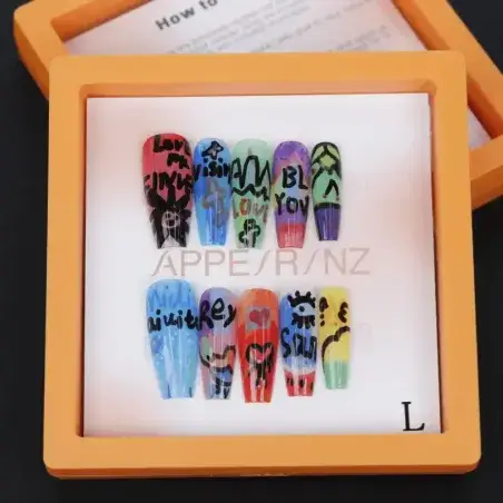 Urban Graffiti Press-On Nails | Vibrant Street Art Style - Appearanz