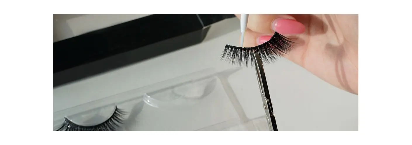 How to Choose High Quality and Healthy Eyelash Glues? How to Choose High Quality and Healthy Eyelash Glues?