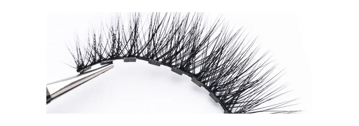 How to Apply and Remove Magnetic Eyelashes?