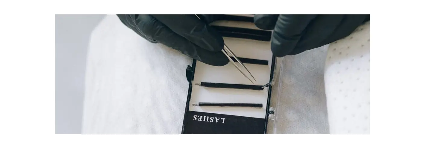 6 Tips for Getting the Perfect Eyelash Extension Look for Your Clients