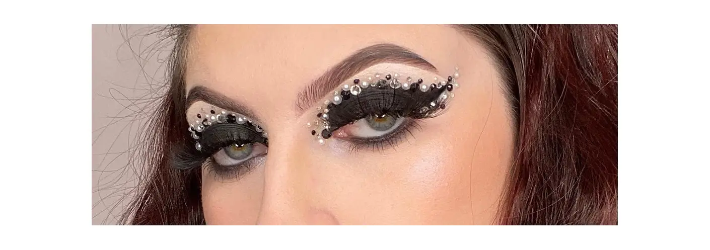 How to Choose the Best Long Fake Eyelashes at a Glance How to Choose the Best Long Fake Eyelashes at a Glance